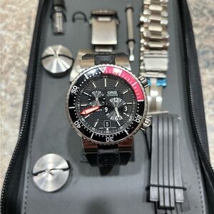 Mens/Womans Oris Der Meistertaucher diving watch.